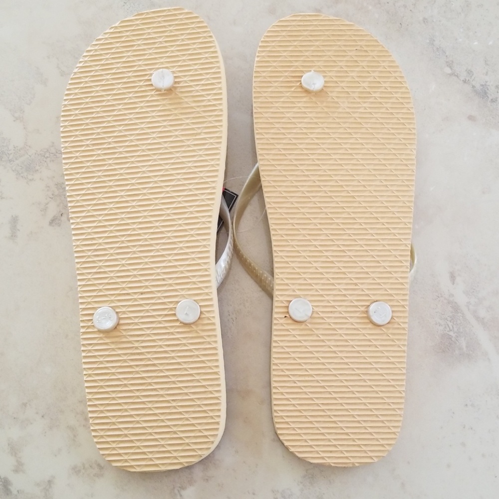 SALE! Cheetah Flipflops NWT - Picture 3 of 3